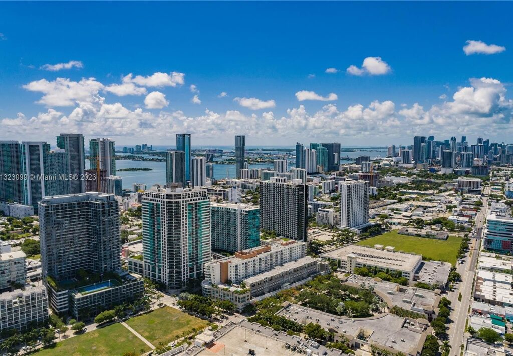 Inversionistas latinoamericanos descubriendo las oportunidades de invertir en Miami en proyectos de alta plusvalia