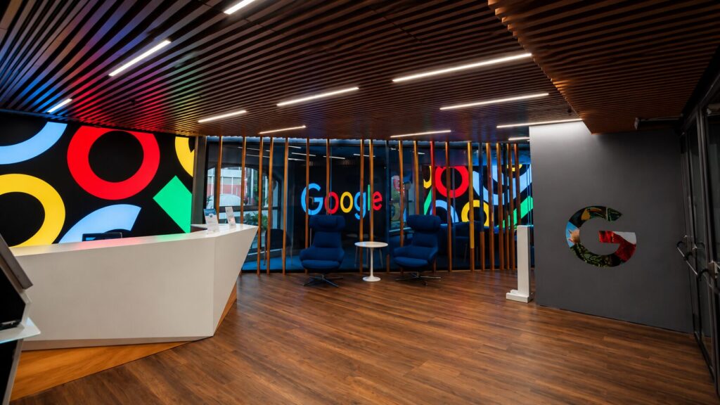 Google cuadruplicando oficinas en Brickell confirmando que Miami ya es más cara que Nueva York en demanda empresarial